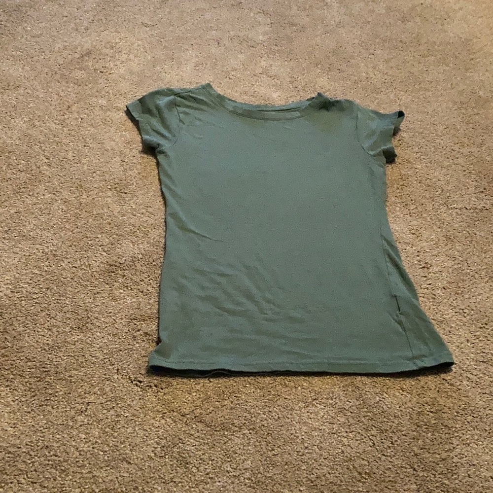 T shirt size medium